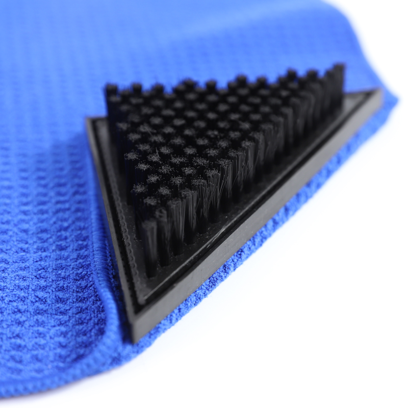 Towel with brush 3.jpg