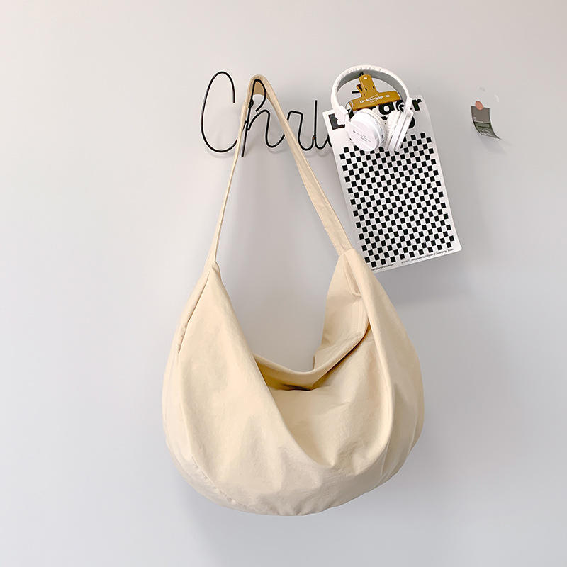 Large Capacity Custom Logo Shoulder Bag Fashion Literary Nylon Messenger Bag
