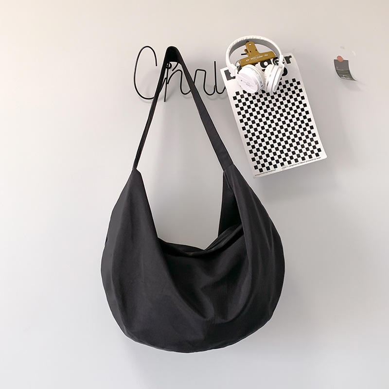 Large Capacity Custom Logo Shoulder Bag Fashion Literary Nylon Messenger Bag