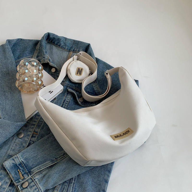 Manufacturers Custom Logo Shoulder Messenger Bag Simple Fashion Dumpling Bag