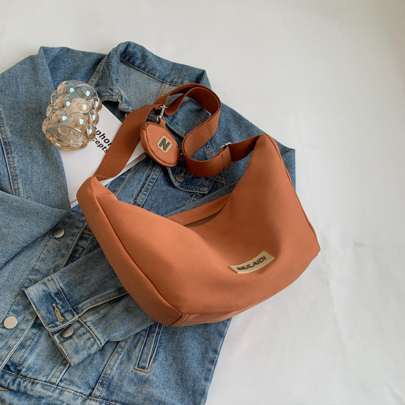 Manufacturers Custom Logo Shoulder Messenger Bag Simple Fashion Dumpling Bag
