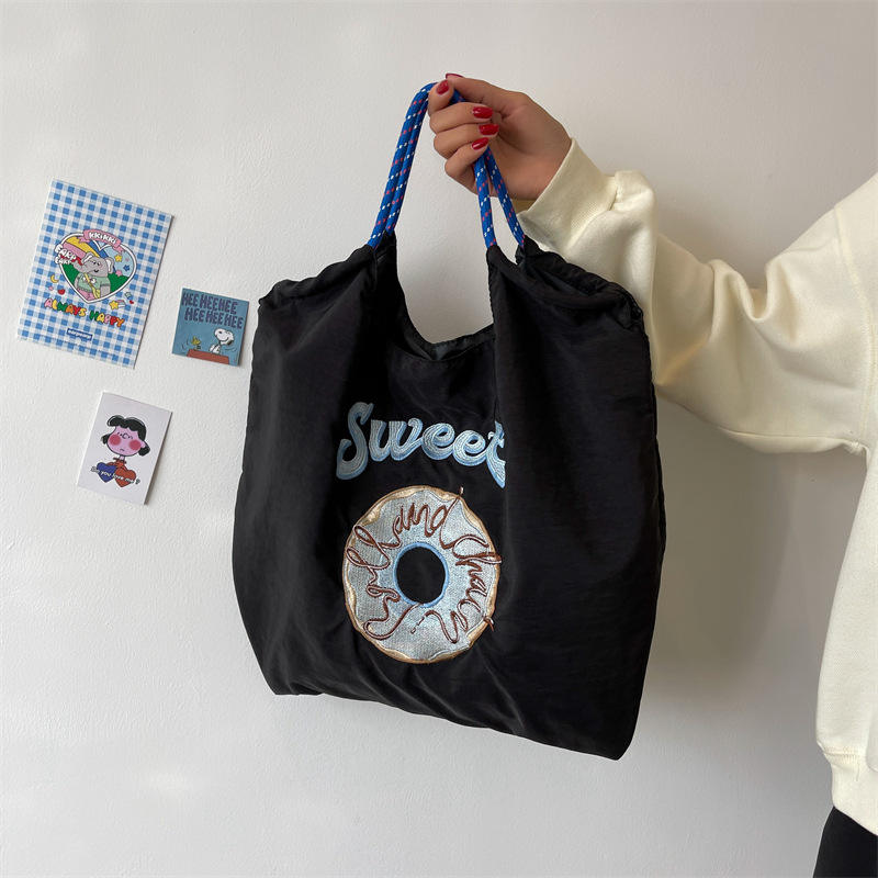 Fashion Matching Custom Embroidered Flower Handbag Niche Design Hand-carried Shopping Bag