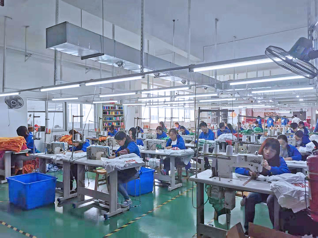 Custom Team-Building Apparel: Balancing Functionality and Brand Identity in 8 Dimensions