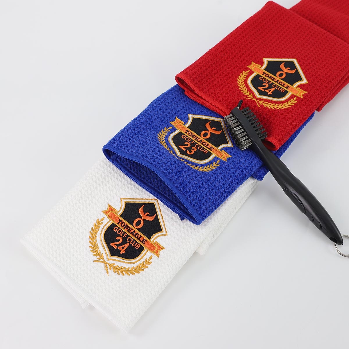 Embroidered pineapple grid golf towel, 420gsm