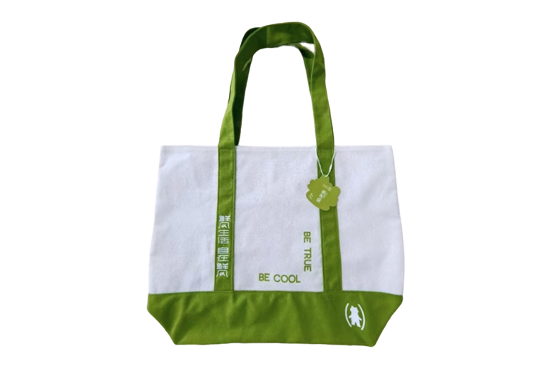 Henan Xianfeng Commerce 5,000 Custom Spliced Bags Delivered on Time for Supermarket Chain