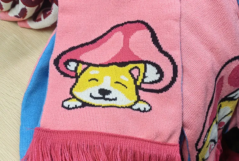 Gahumi Customizes 200 Acrylic Scarves for Maliah Gentry (USA)