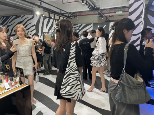 YSL Canvas Tote Bag: 50,000 Customized Units Delivered for Points Redemption Gifts