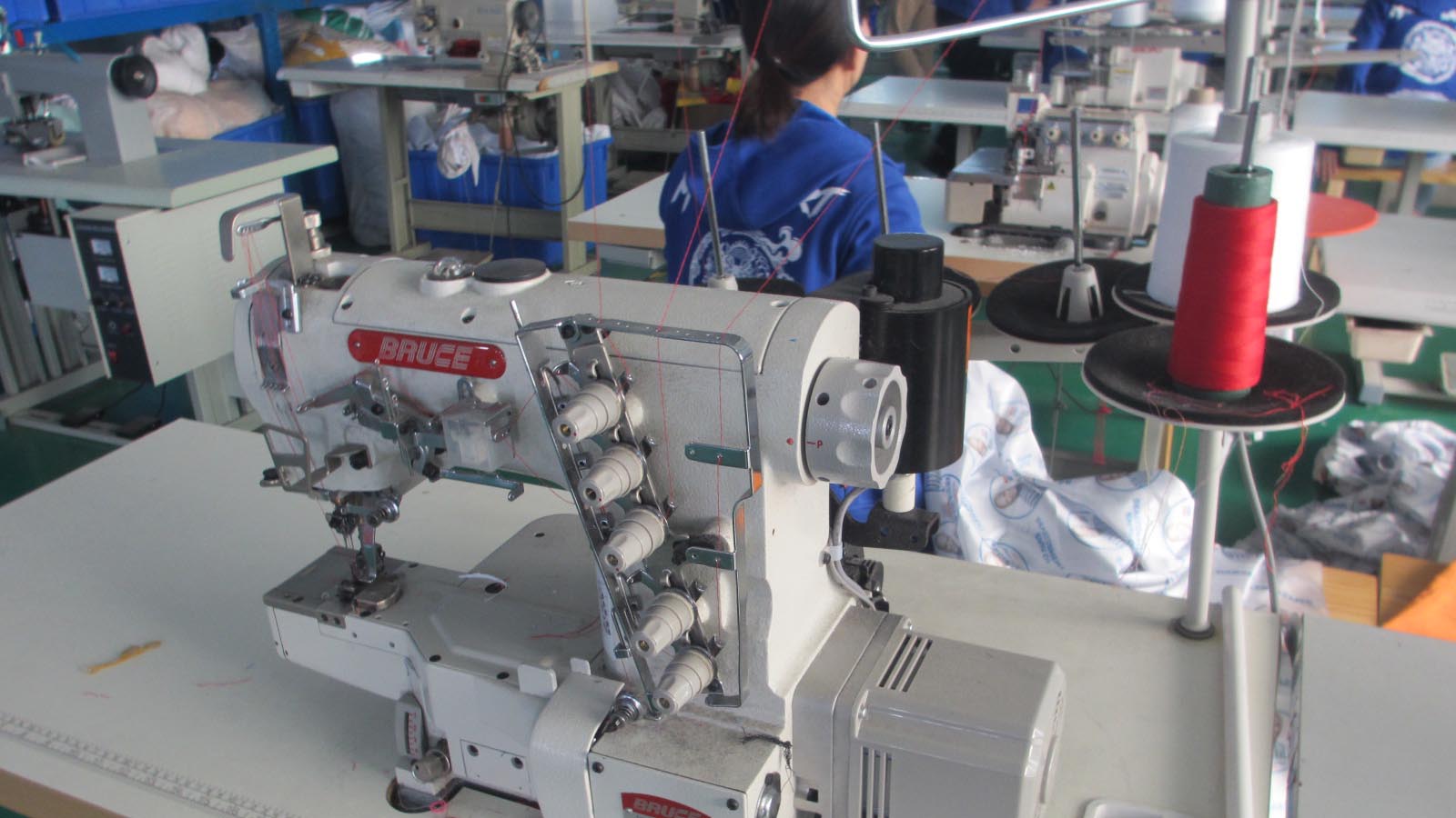How to Choose a Custom T-shirt OEM Supplier?