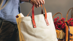 Fashionable Choice: Why Celebrities Love Canvas Bags