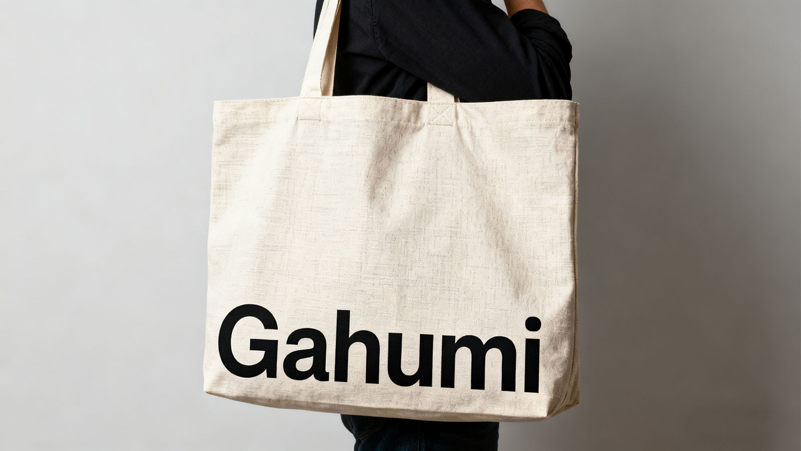 International Expo Canvas Bags: Large Capacity Design Tips