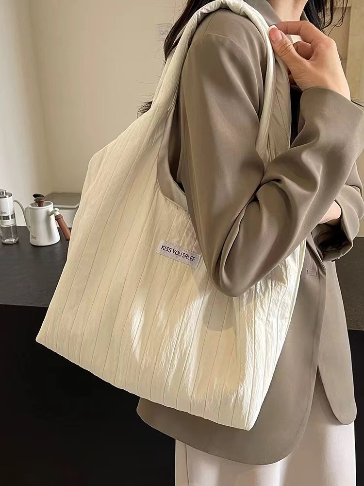 Customizing Tote Bags – How to Personalize Your Own Design